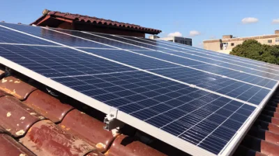 Sistema de montagem de suporte solar fotovoltaico no telhado